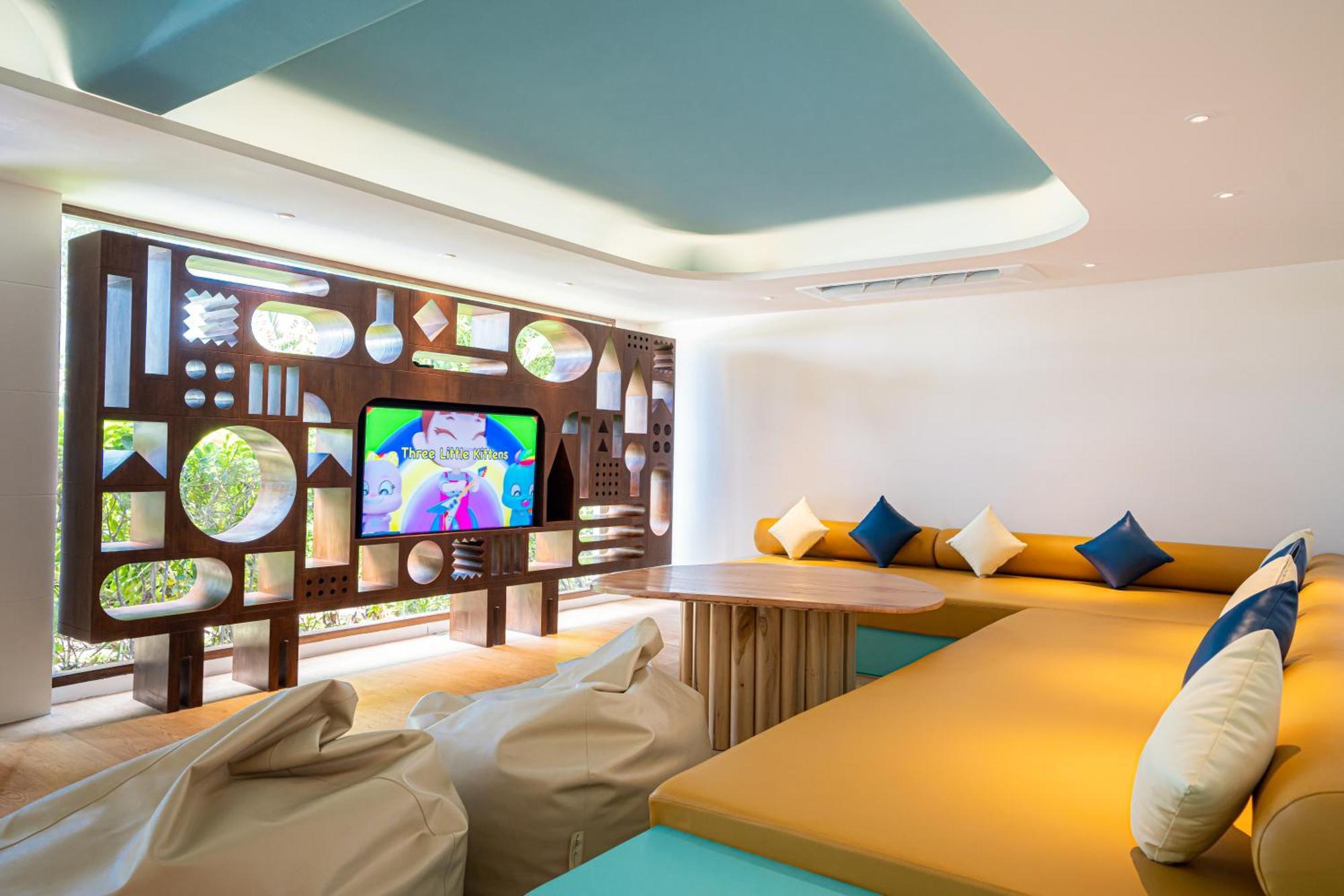 Barcelo Coconut Island, Phuket Exterior foto The interior of the lounge