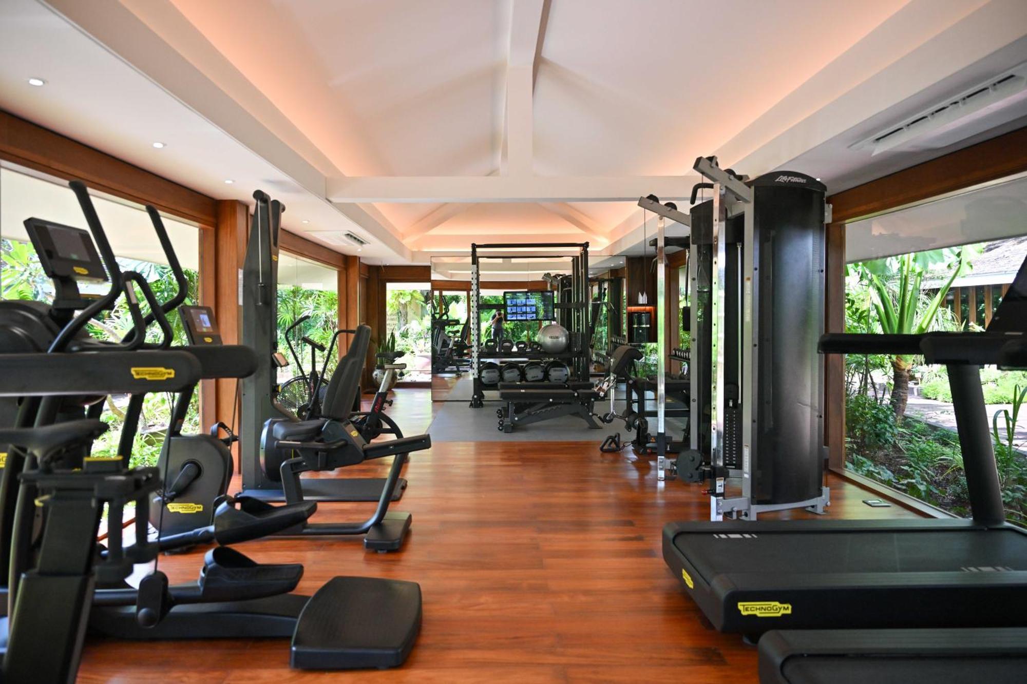 Barcelo Coconut Island, Phuket Exterior foto The gym at the hotel