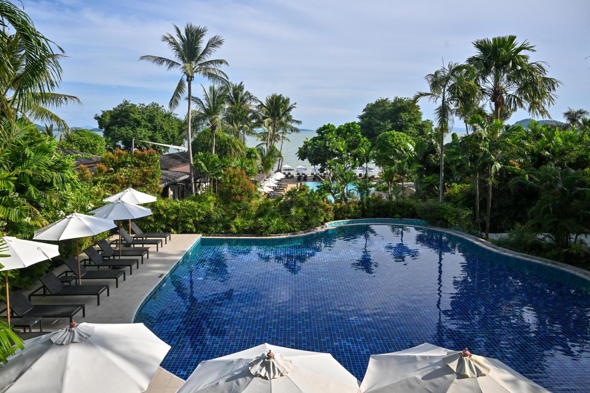 Barcelo Coconut Island, Phuket Exterior foto The swimming pool at the resort