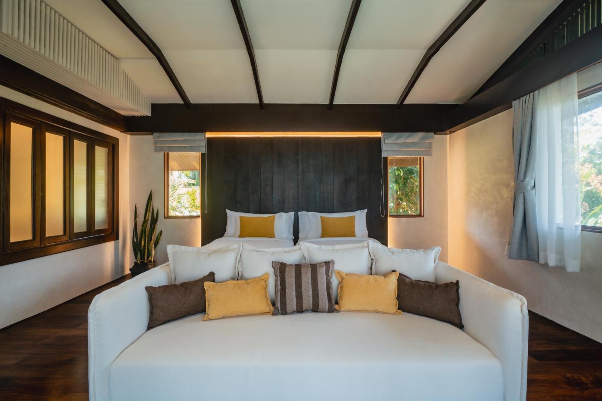 Barcelo Coconut Island, Phuket Exterior foto A bedroom at the resort