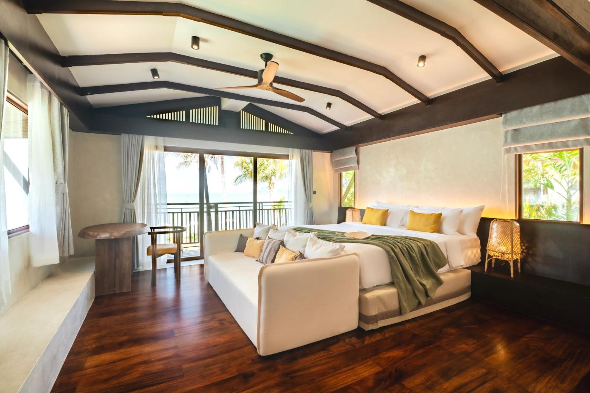 Barcelo Coconut Island, Phuket Exterior foto A bedroom at the resort