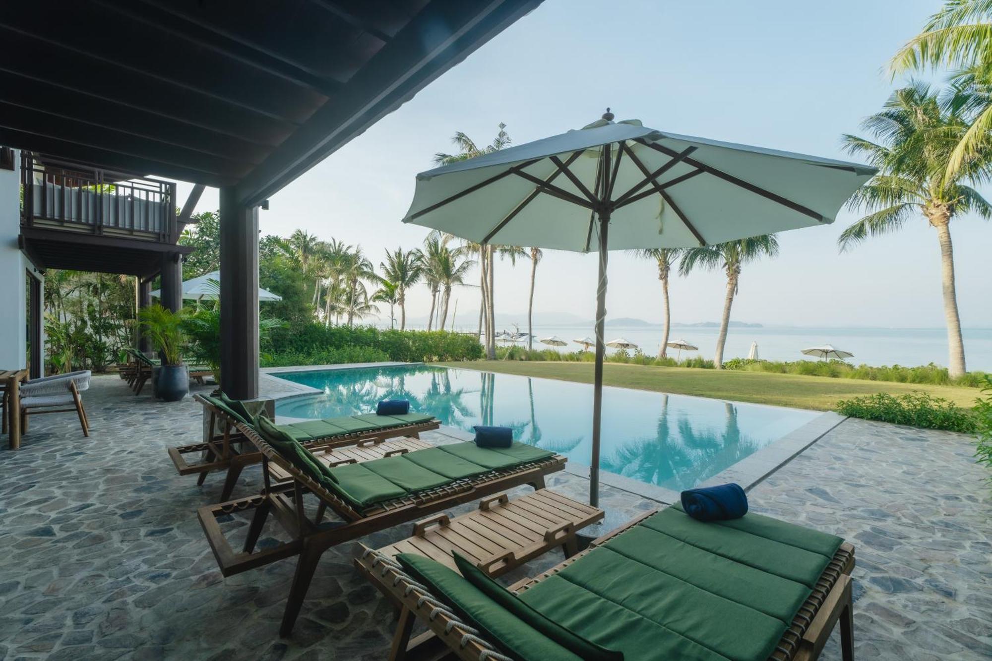 Barcelo Coconut Island, Phuket Exterior foto The swimming pool at the resort